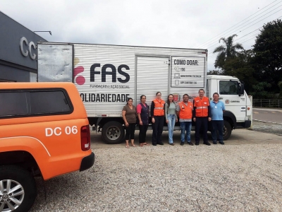 Contenda recebeu caminhão com doações de Curitiba