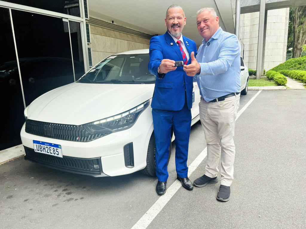 Prefeitura de Contenda adquire novo veículo 