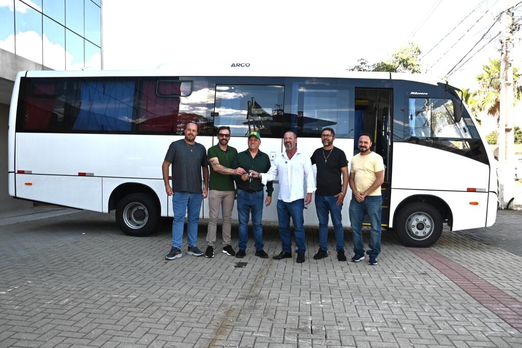 Contenda adquire micro-ônibus para saúde