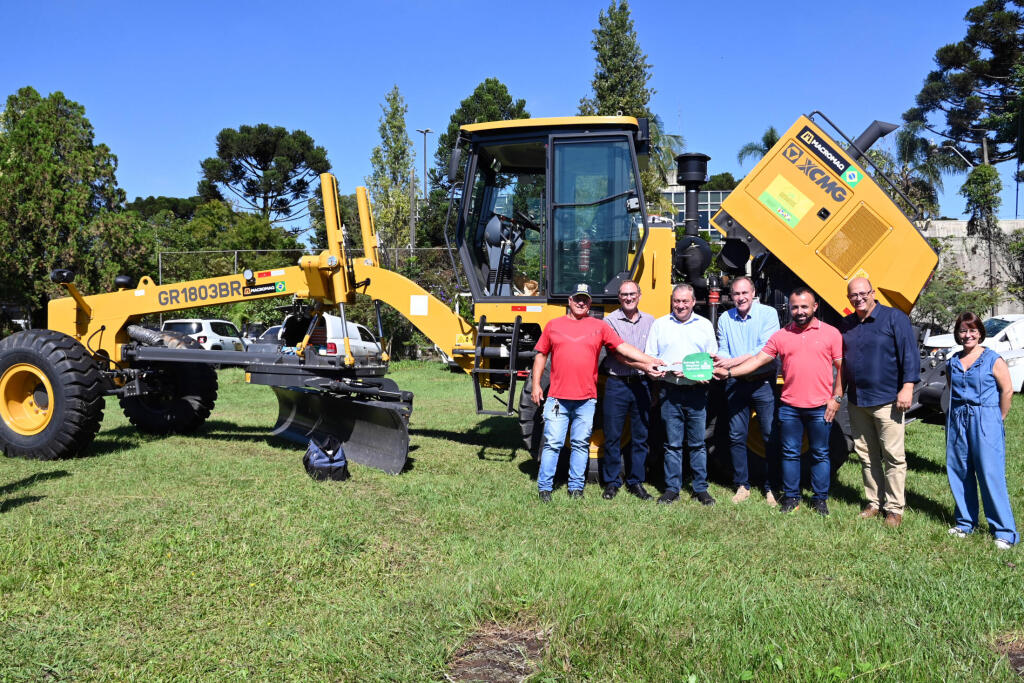 Contenda recebe uma nova motoniveladora