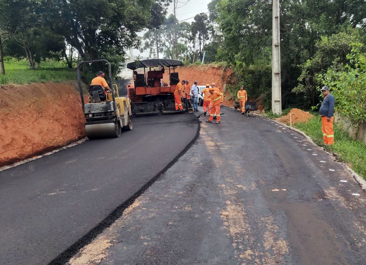 Novo trecho é pavimentado em Contenda
