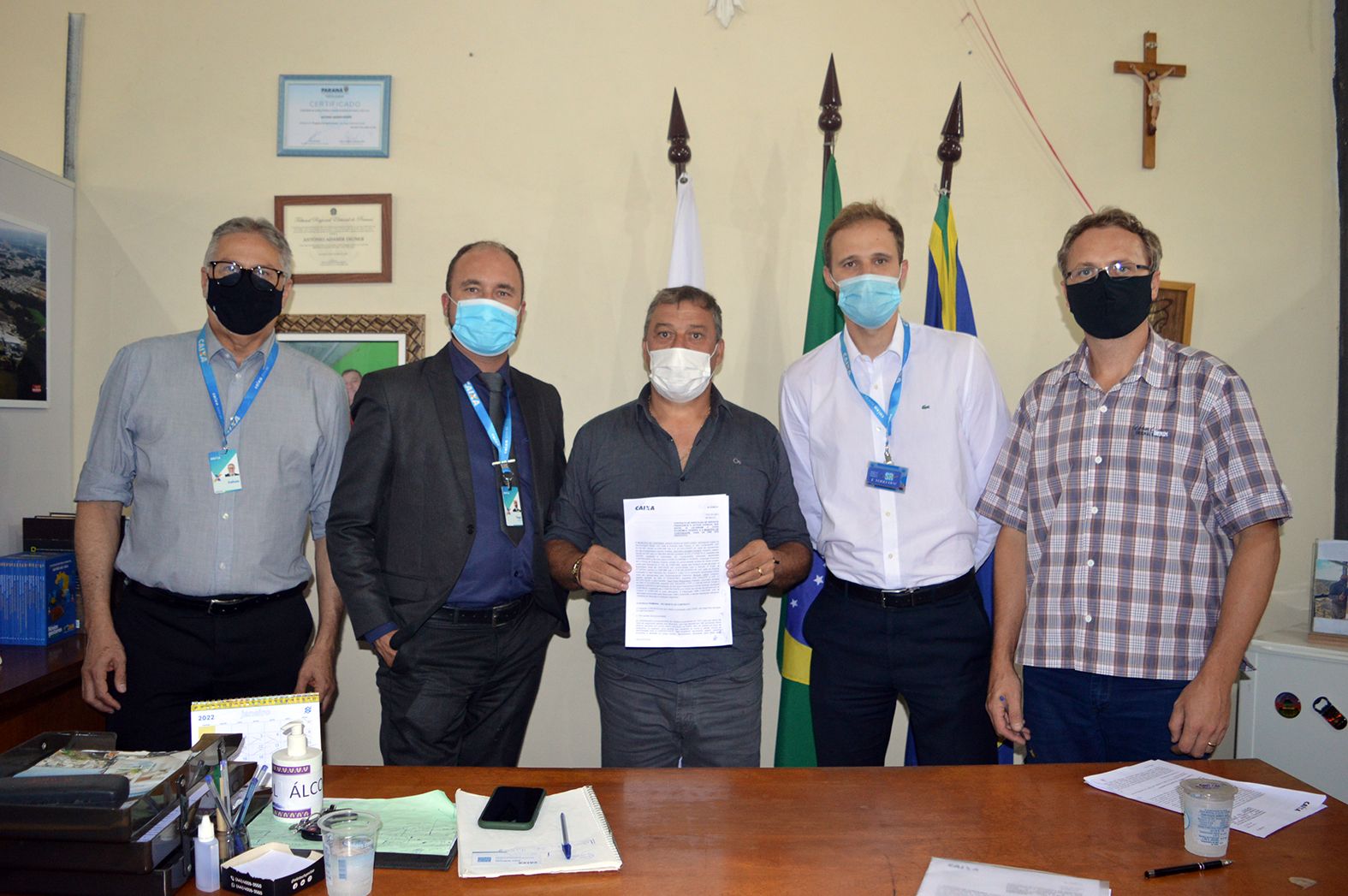 Contenda assina contrato com a Caixa