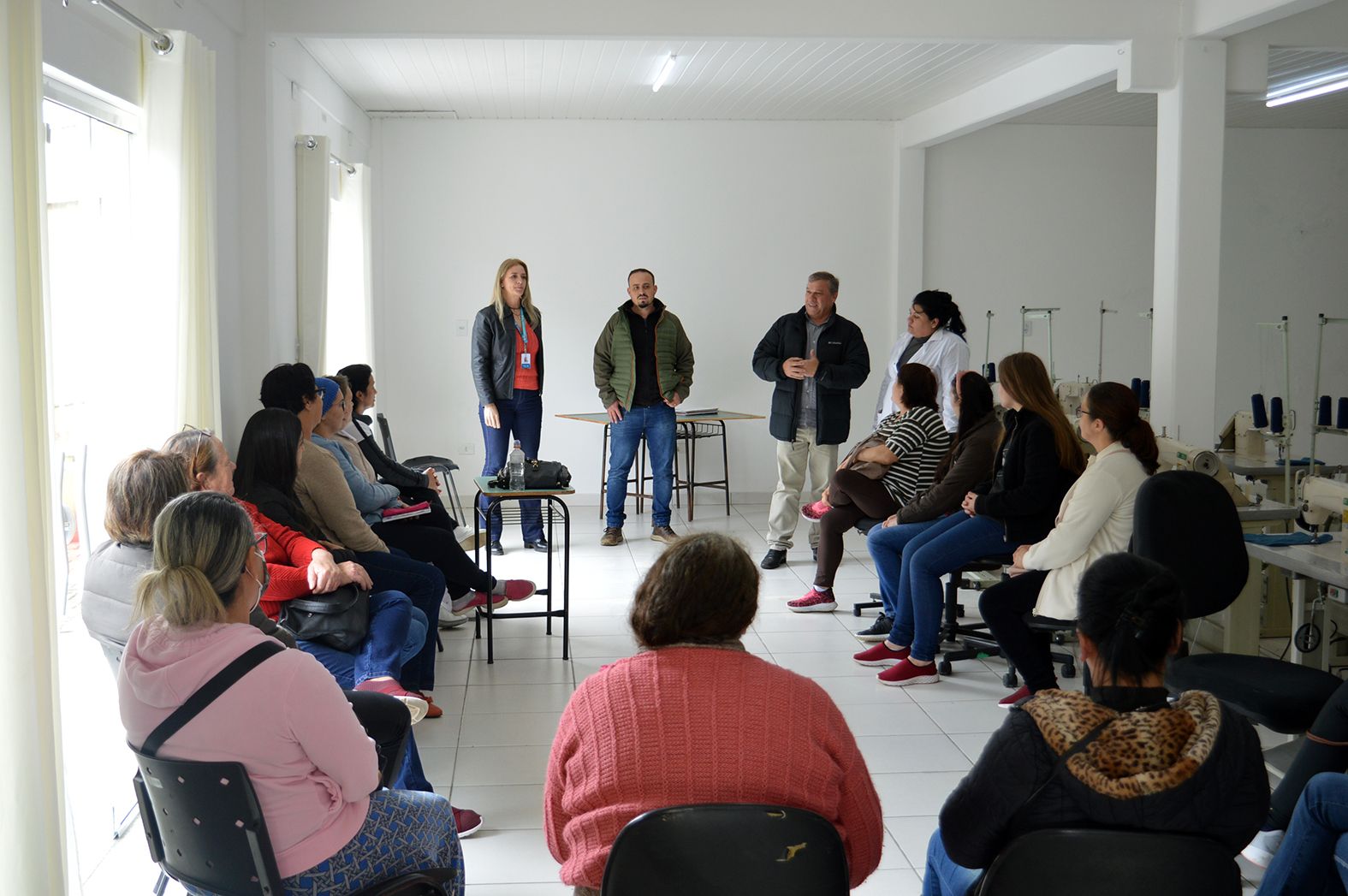 Contenda realiza o curso de Corte e Costura Industrial