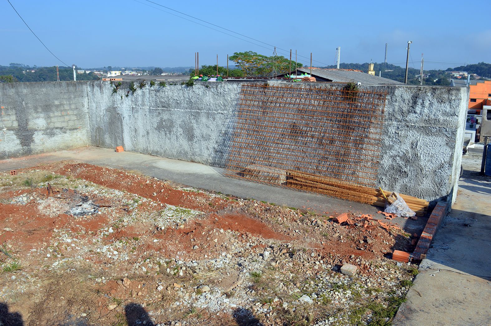 Contenda constrói novas gavetas no cemitério