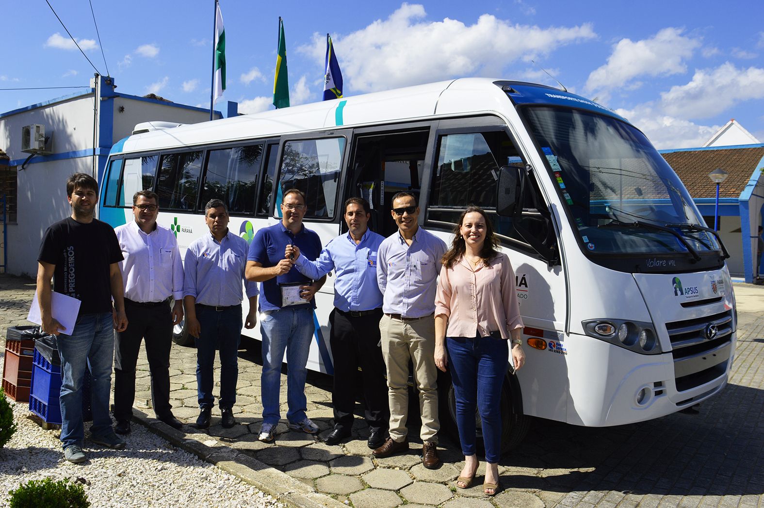 Contenda adquire novo micro ônibus