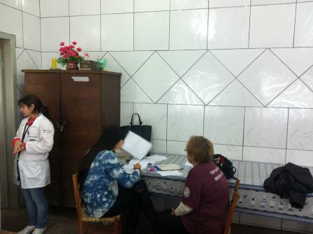 Membros do Grupo Baixa Pressão Passam por Avaliação Clínica