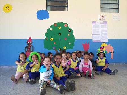 Alunos do CMEI Prof.ª Celinha Nerone comemoram Semana do Folclore