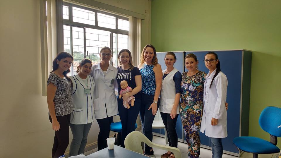 Enfermeiras recebem treinamento para realização de puericultura