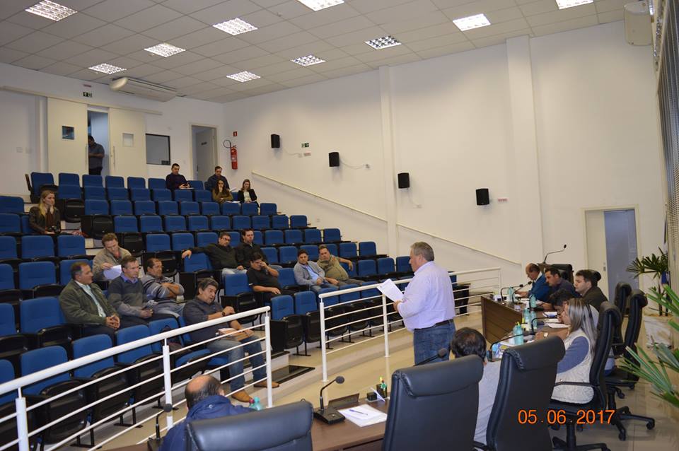 Na segunda, dia 5, o Prefeito realizou uma reunião com os taxistas da cidade