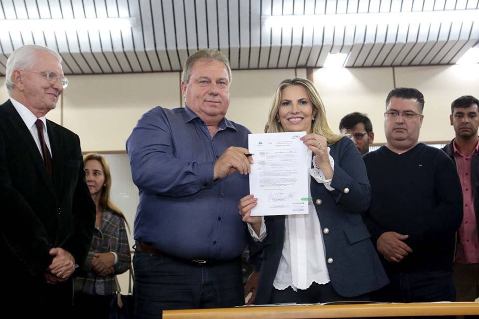 Carlão garante pavimentação de mais um trecho entre Contenda e Catanduvas do Sul