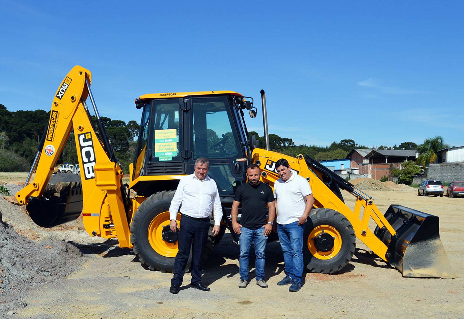 Contenda adquire nova retroescavadeira