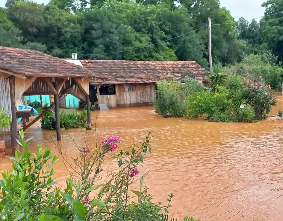 Chuvas voltam a castigar Contenda e região