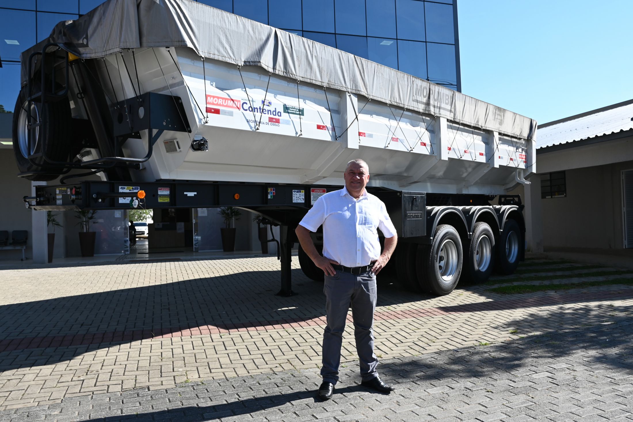 Contenda adquire carreta semirreboque basculante