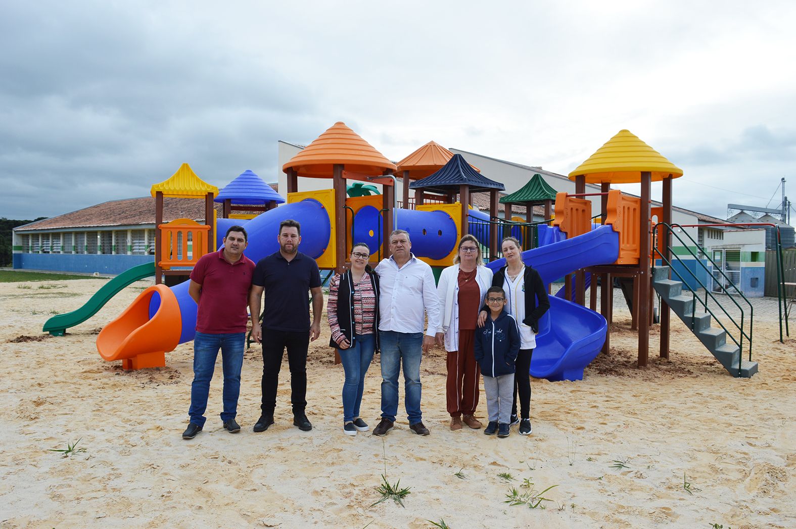  Prefeitura de Contenda investe na aquisição de playgrounds