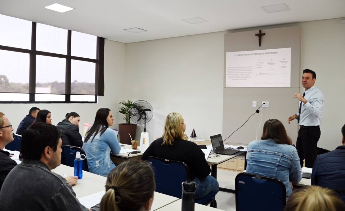 Gestão e fiscalização de contratos foram temas de curso