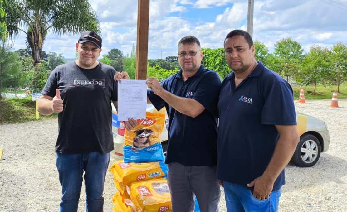 Contenda recebe a doação de 98kg de ração