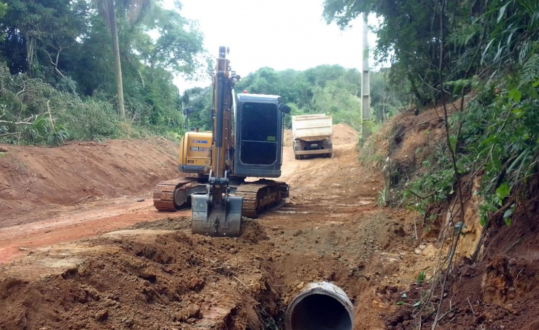 Contenda investe no manilhamento das estradas