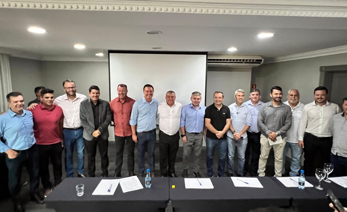 Mostarda participa de reunião da ASSOMEC