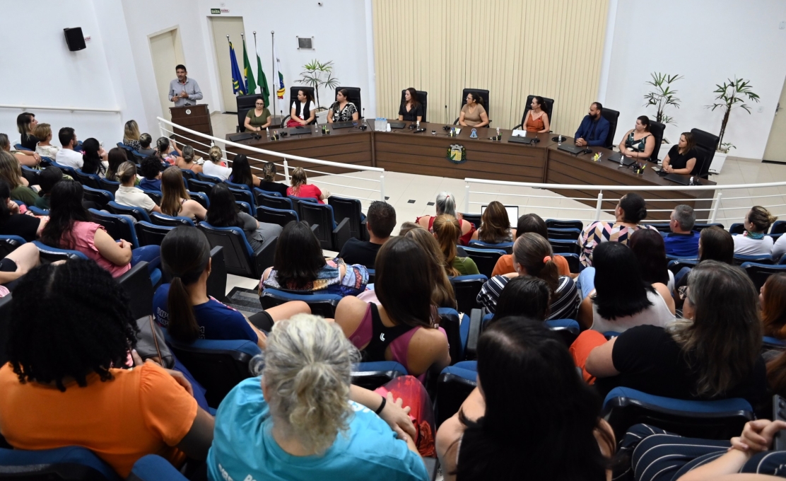 Prefeitura apresenta propostas para avanços do magistério