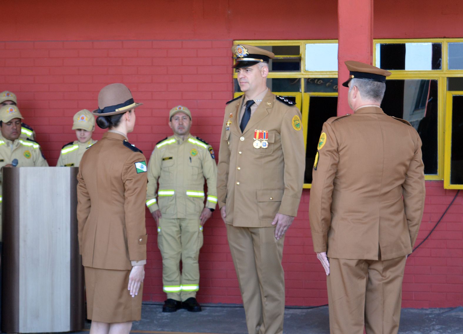 Mostarda participa da troca de comando dos bombeiros