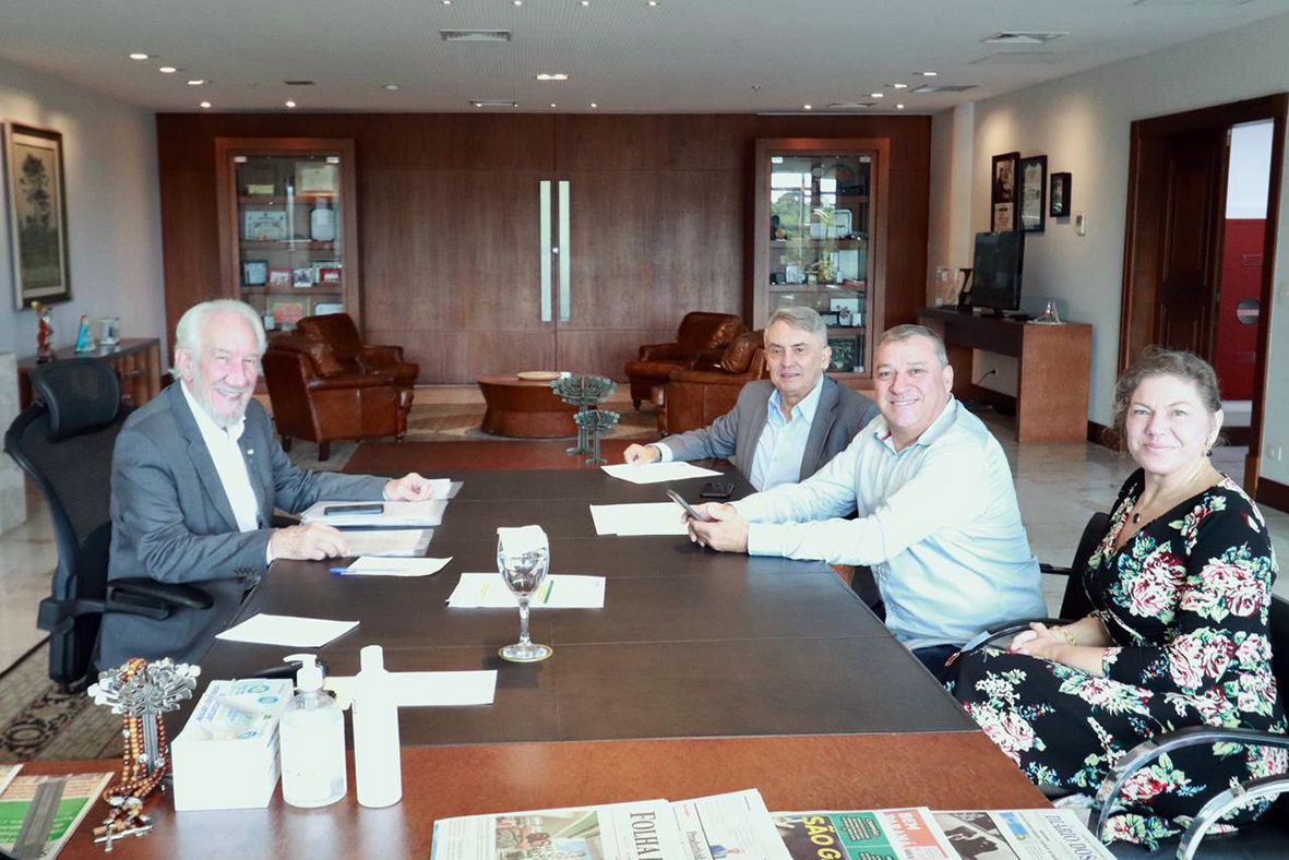 Mostarda é recebido pelo governador em exercício