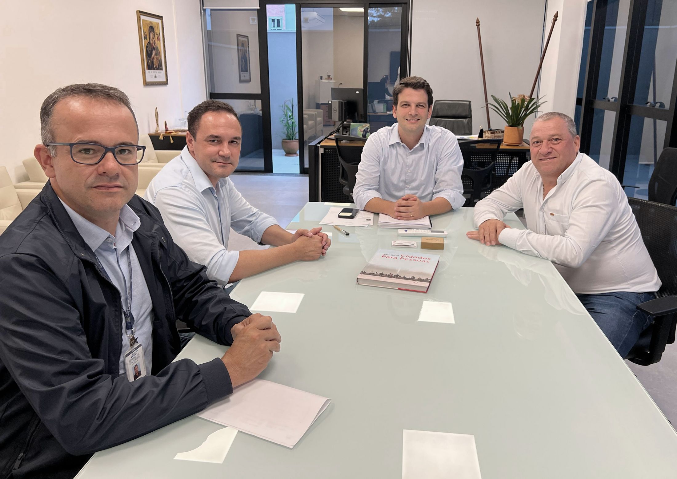 Mostarda pleiteia liberação de projetos na SECID