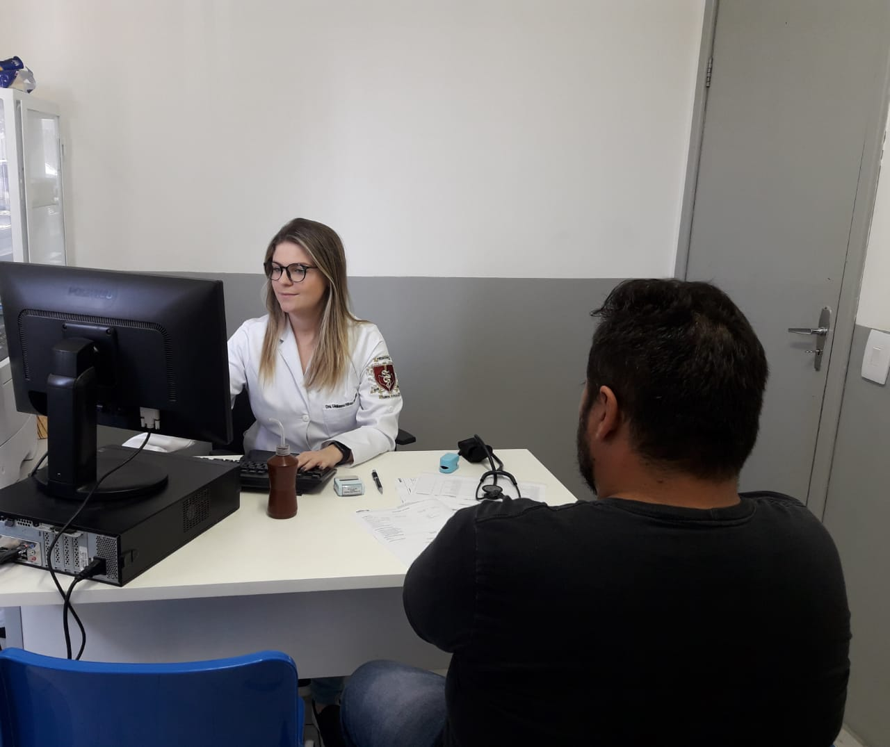 MÉDICA INICIA ATENDIMENTO NA UNIDADE DE SAÚDE DA FAMÍLIA DO CENTRO SOCIAL