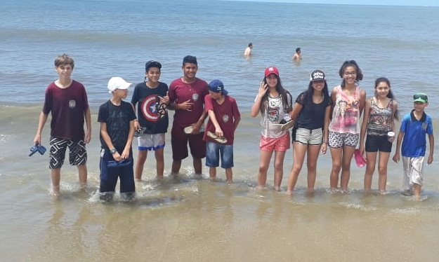 PROJETO ADOLESCENTRO REALIZA PASSEIO NA PRAIA