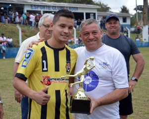 final-municipal-o-melhor-goleiro-da-final-tambem-foi-do-time-campeao-leonardo.jpg