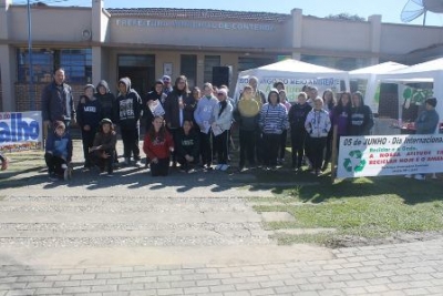 Alunos do Colégio Estadual Miguel Franco Filho fazem visita a Barraca do Meio Ambiente