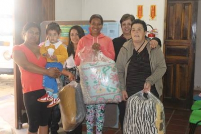 Cobertores e Edredons recebidos do Provopar são distribuídos pela Secretaria de Assistência Social.