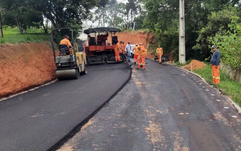 Novo trecho é pavimentado em Contenda