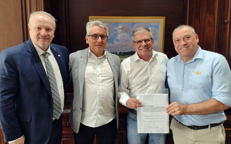 Mostarda apresenta projeto para construção de 104 casas populares