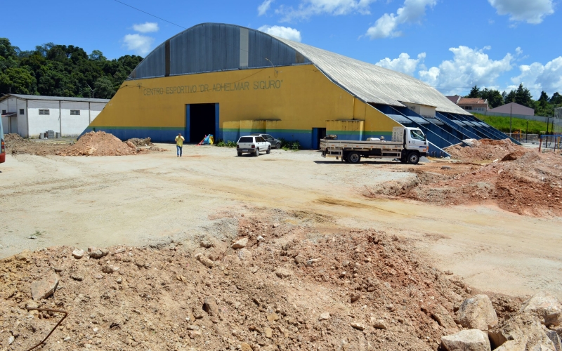 Iniciam as obras do Complexo Esportivo