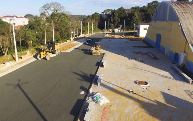 Seguem as obras do Complexo Esportivo