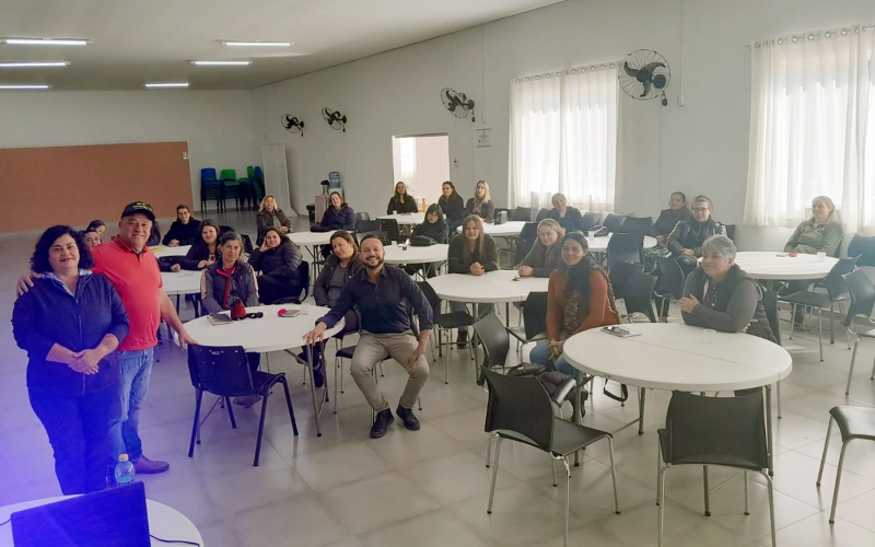 Curso de cuidador foi realizado em Contenda