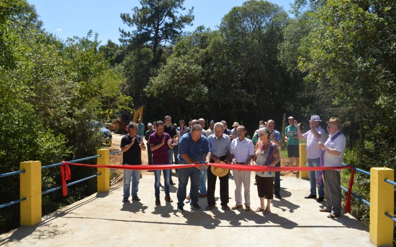 INAUGURADA PONTE NA COMUNIDADE DE CAMPESTRE