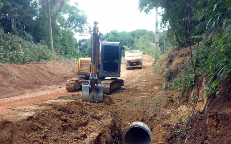 Contenda investe no manilhamento das estradas