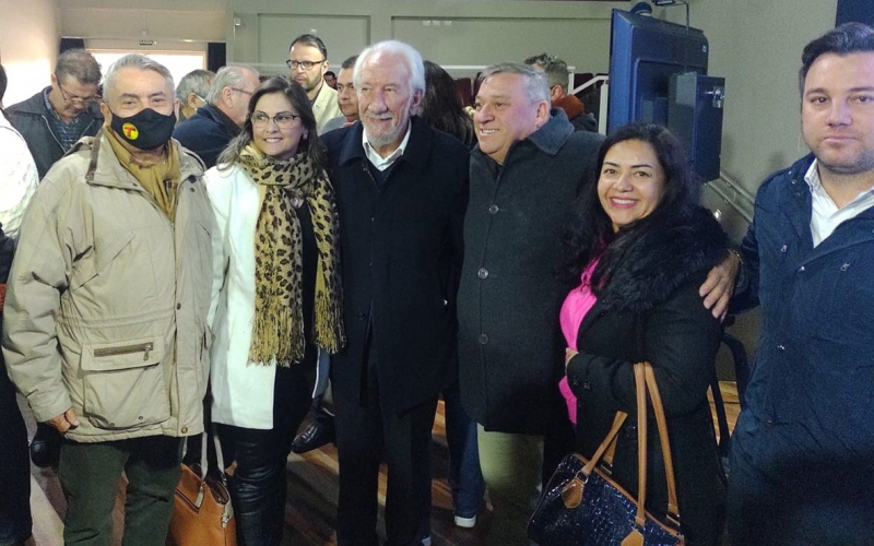 Contenda recebe 34 kits do Educatron