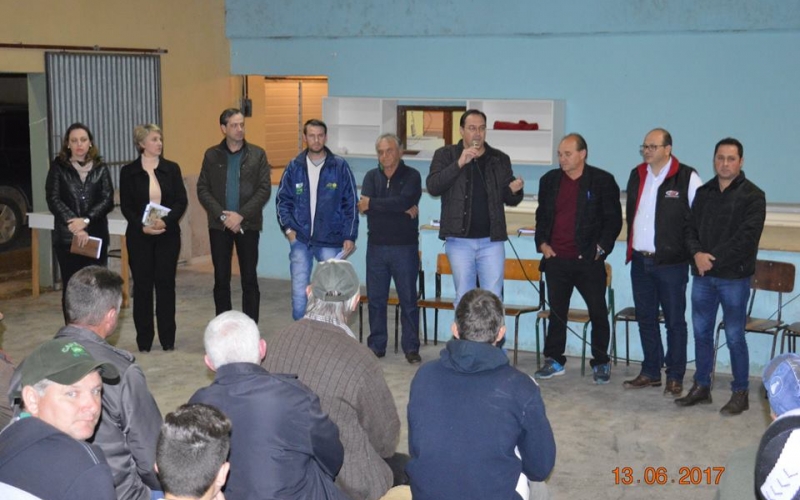 Vice Prefeito e Secretários participam de reunião na comunidade de Campestre