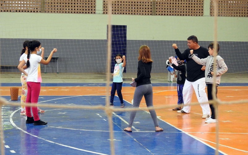 Projetos esportivos da prefeitura atendem cerca de 500 contendenses
